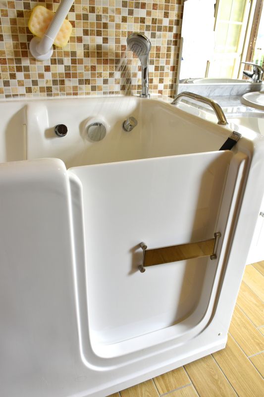 Modern Walk-In Tub